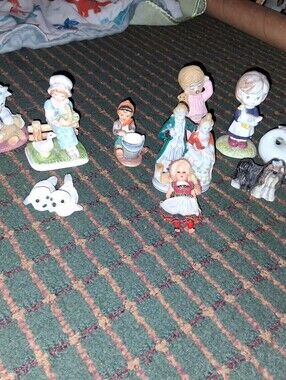 Twelve piece vintage knick knack lot